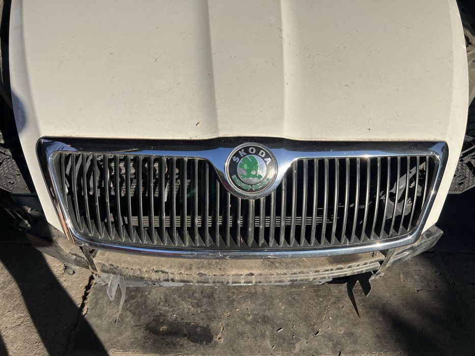 Grila Capota Motor Skoda Octavia 2 2004-2008