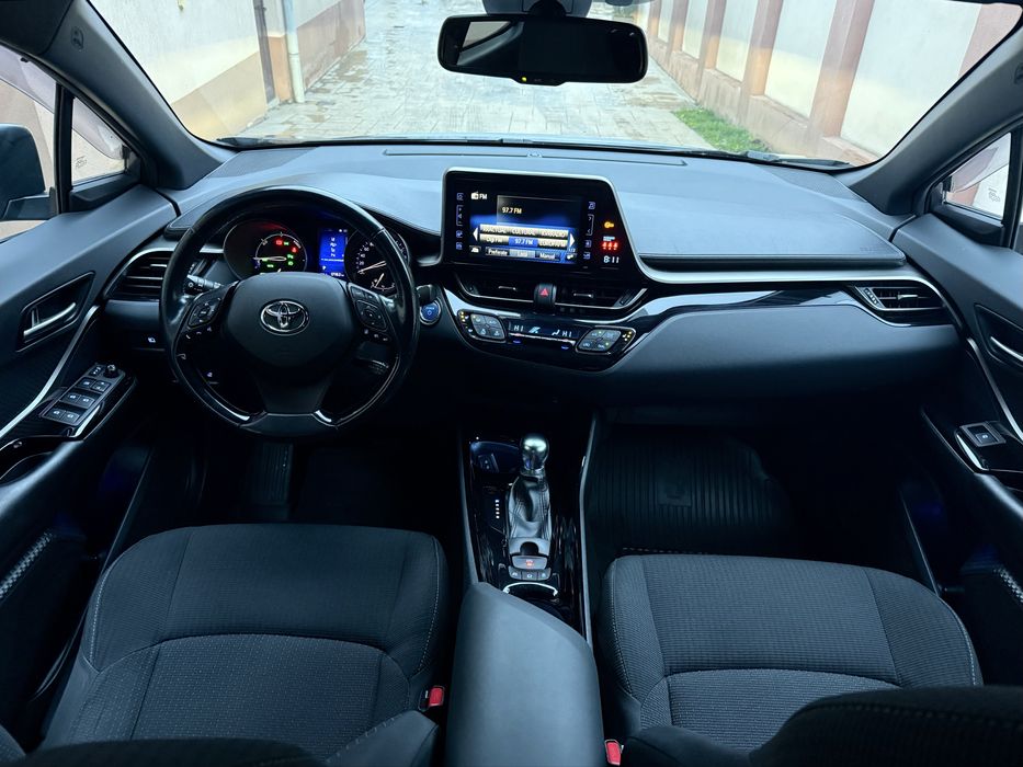 Toyota C-HR HYBRID 1.8 Benzină 122 Cp -AUTOMAT-BY Color