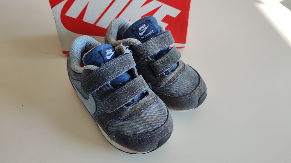 Маратонки NIKE 23,5 номер за Момиче