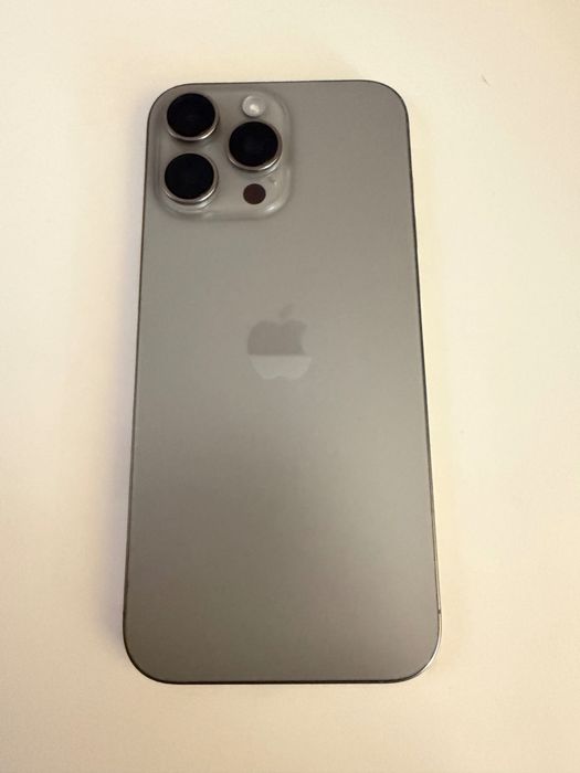 iPhone 16 Pro Max, 256GB, Natural Titanium, 99% батерия, 1 г. гаранция