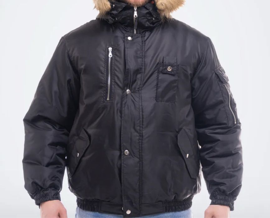 Куртка бомпер продам новый