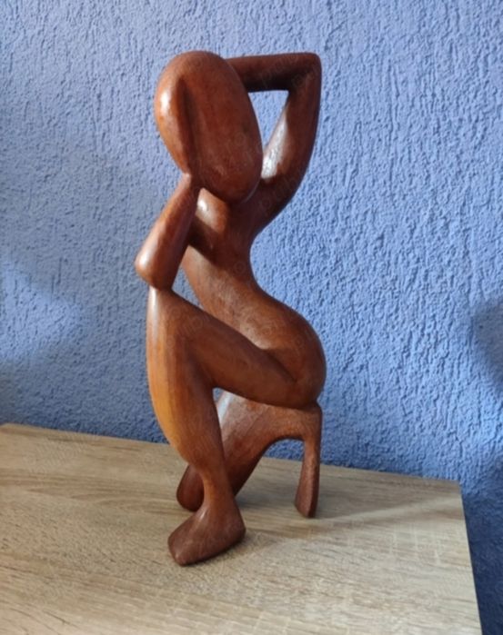 Vând figură Libaneză din lemn ,,Gânditorul" măsoară 32 cm înălțime și