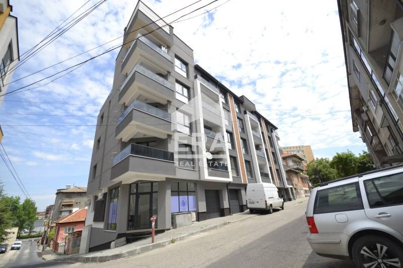 Продава се Многостаен апартамент в Хасково, Овчарски - 111 кв.м за 1250 €/кв.м - Снимка #1