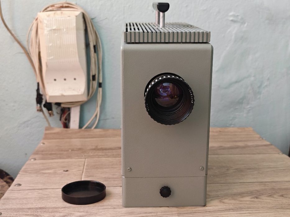 Проектор плёночный советский