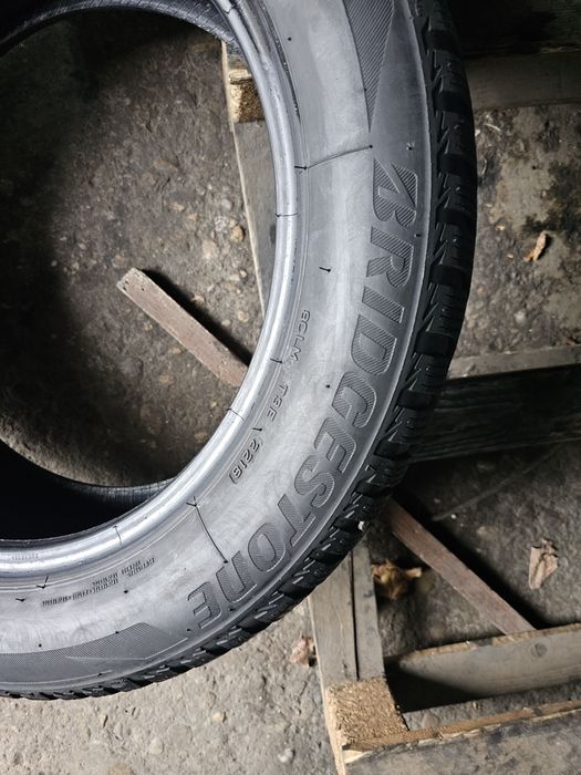 4 anvelope iarna 215 55 17 Bridgestone