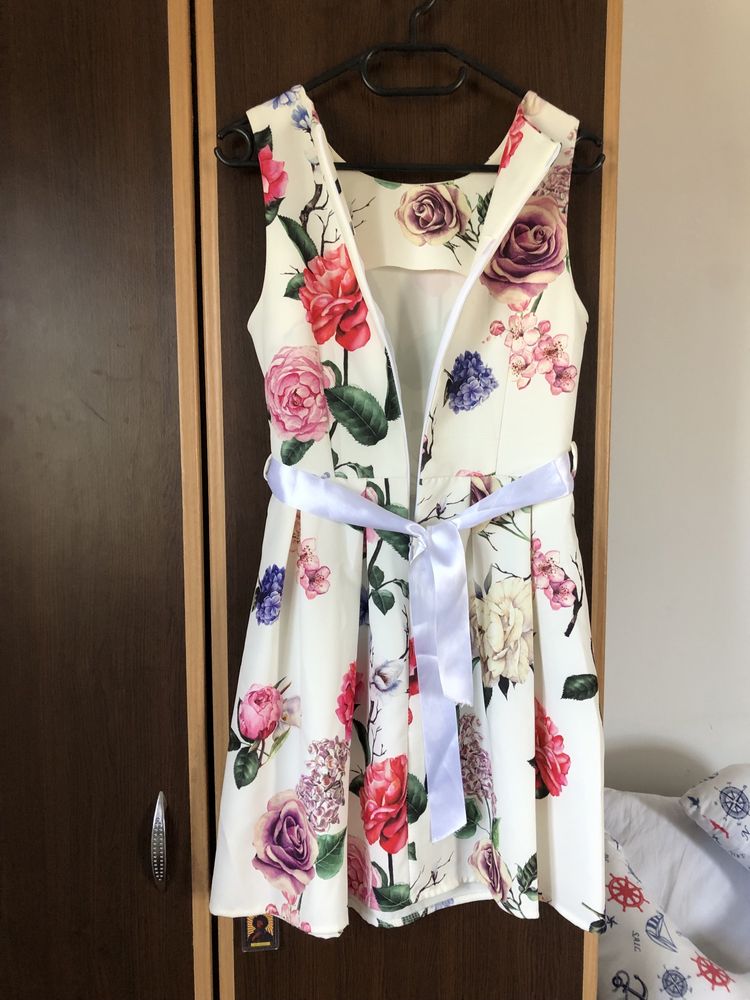 Rochie de vara cu imrpimeu floral