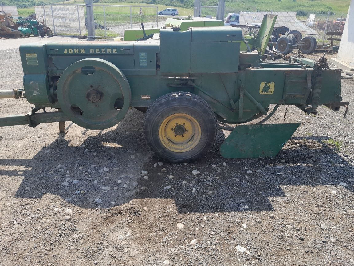 2 prese baloti claas ,john deere