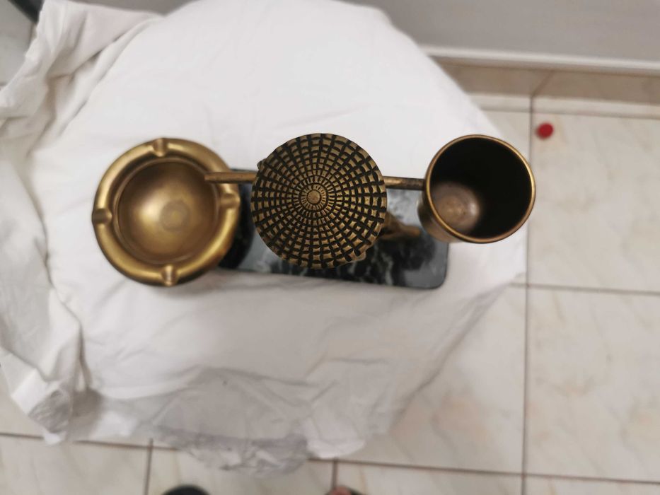 Statueta Barbat Asiatic din bronz cu baza din marmura