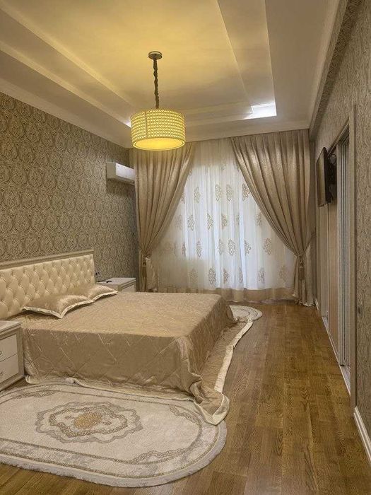 Сдается большая шикарная квартира в центре города!