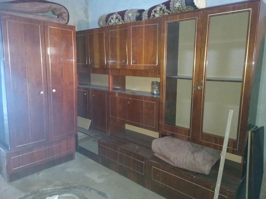 Stenka shkaf sotiladi