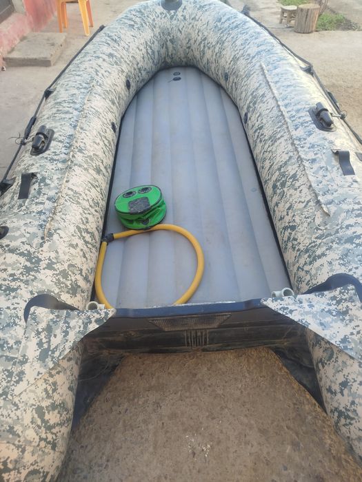 Лодка с мотором продам