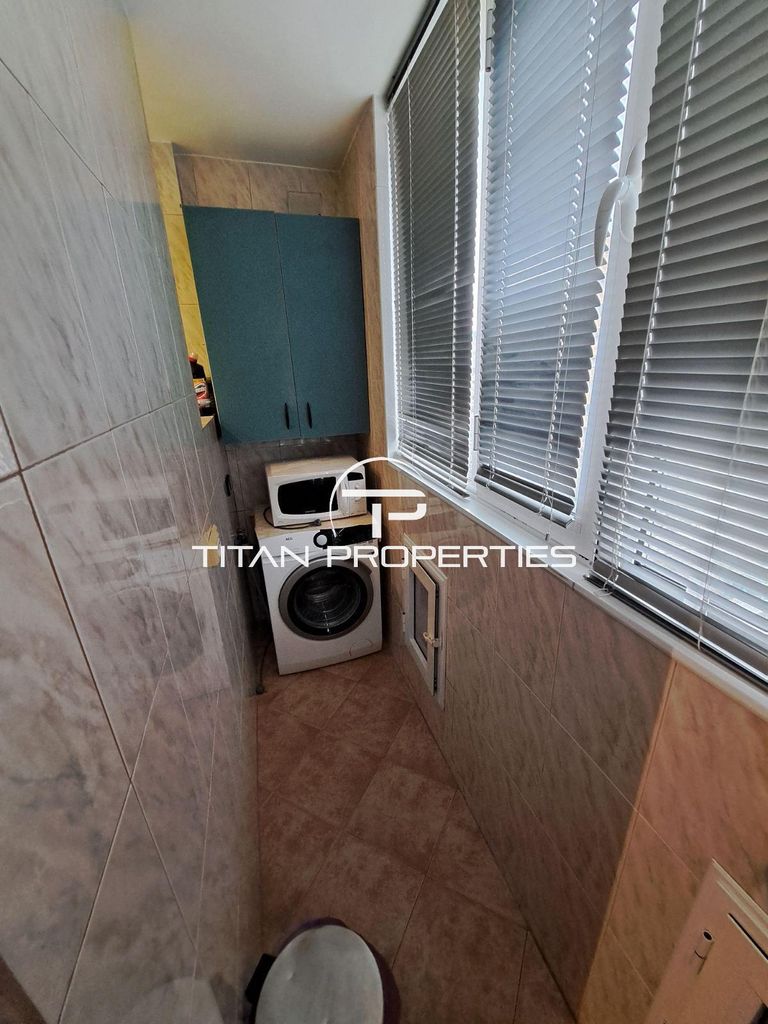 Продава се Тристаен апартамент в Пловдив, Каменица 2 - 68 кв.м за 1971 €/кв.м - Снимка #12
