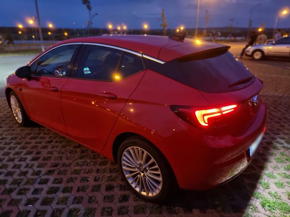 Opel Astra K-Rosu