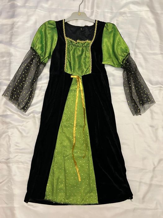 Costum de vrăjitoare pentru Halloween