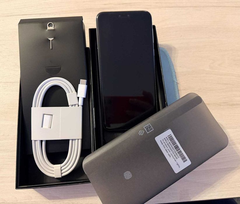 Нов Honor Magic 7 Pro с 3 г. гаранция от Yettel + 8 кейса подарък