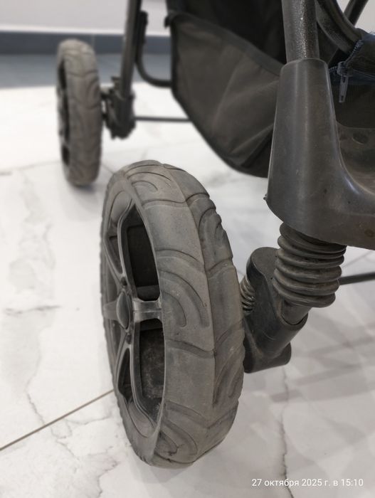 Коляска прогулочн (Россия). Кач и сост - идеал. Почти новая.