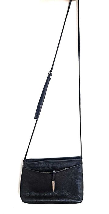 Vând geantă de damă din piele neagră