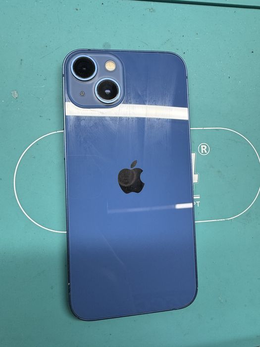 Продам Айфон 13 память 128