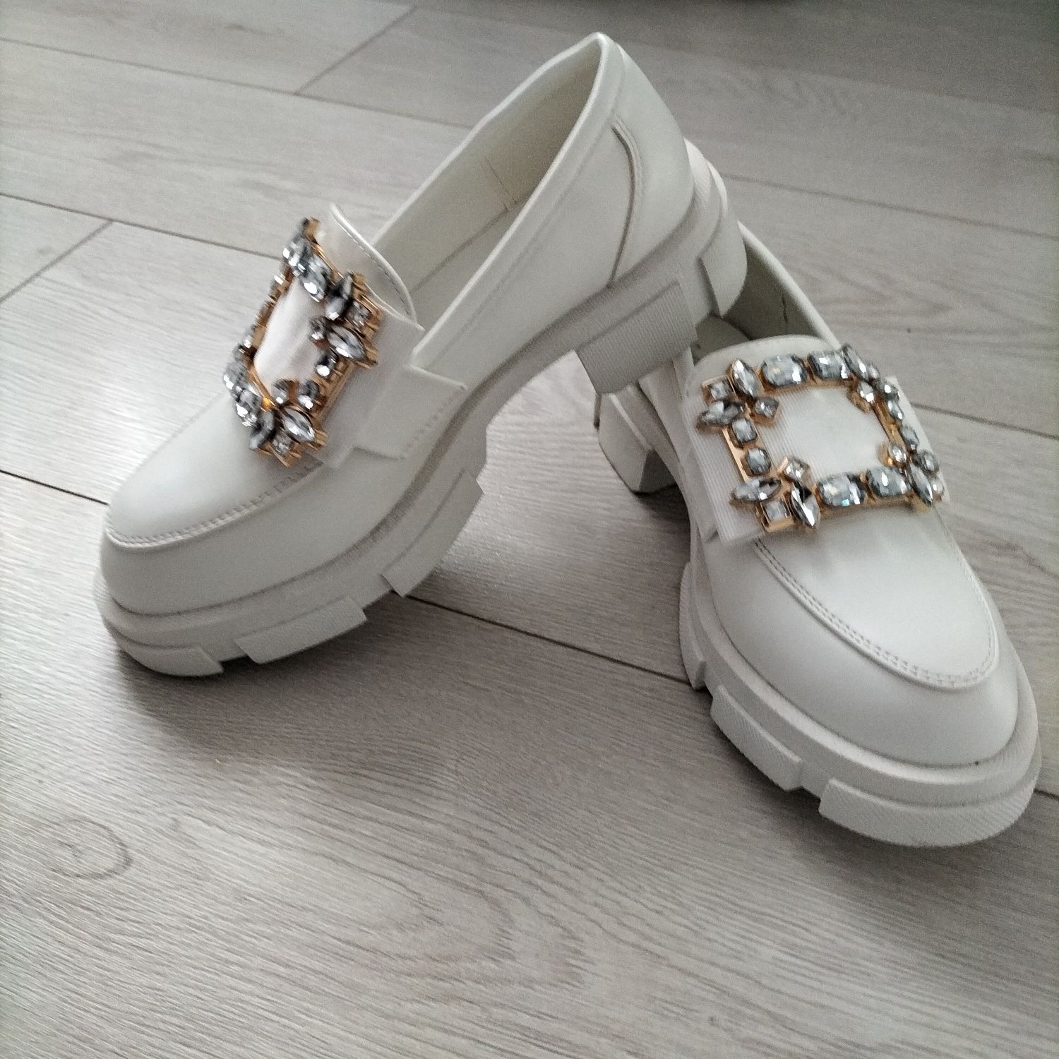 Pantofi dama - albi