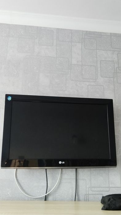 Срочно продам 30тыс телевизор