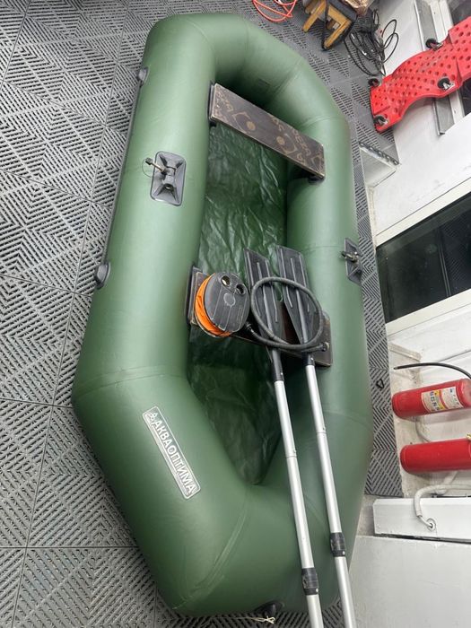 Продам лодку Акваоптима