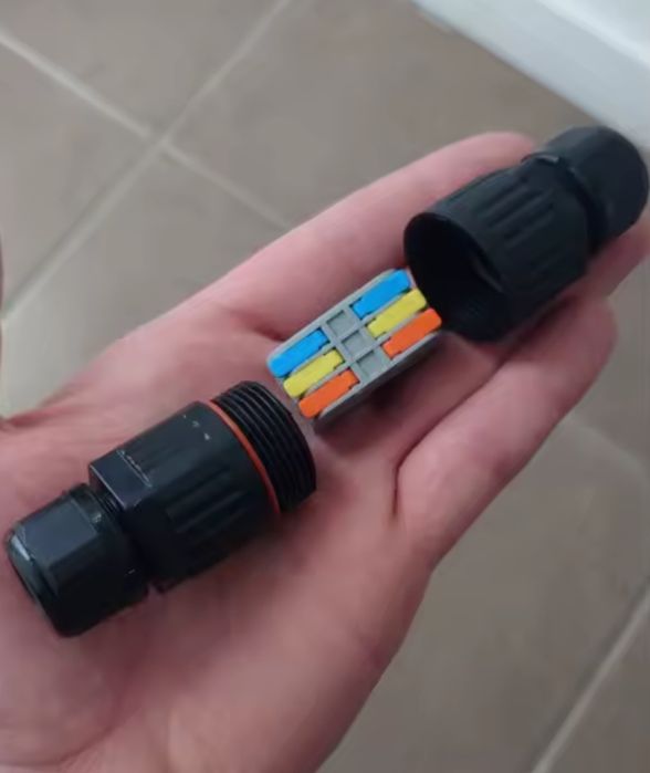 Conector conductor protectie umezeala