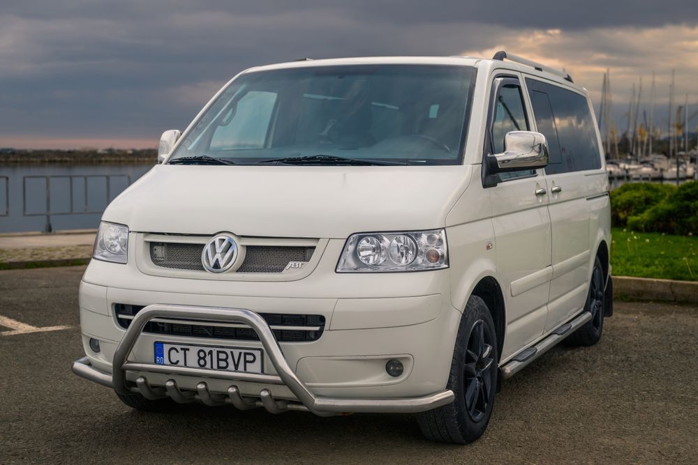 Vând vw multivan