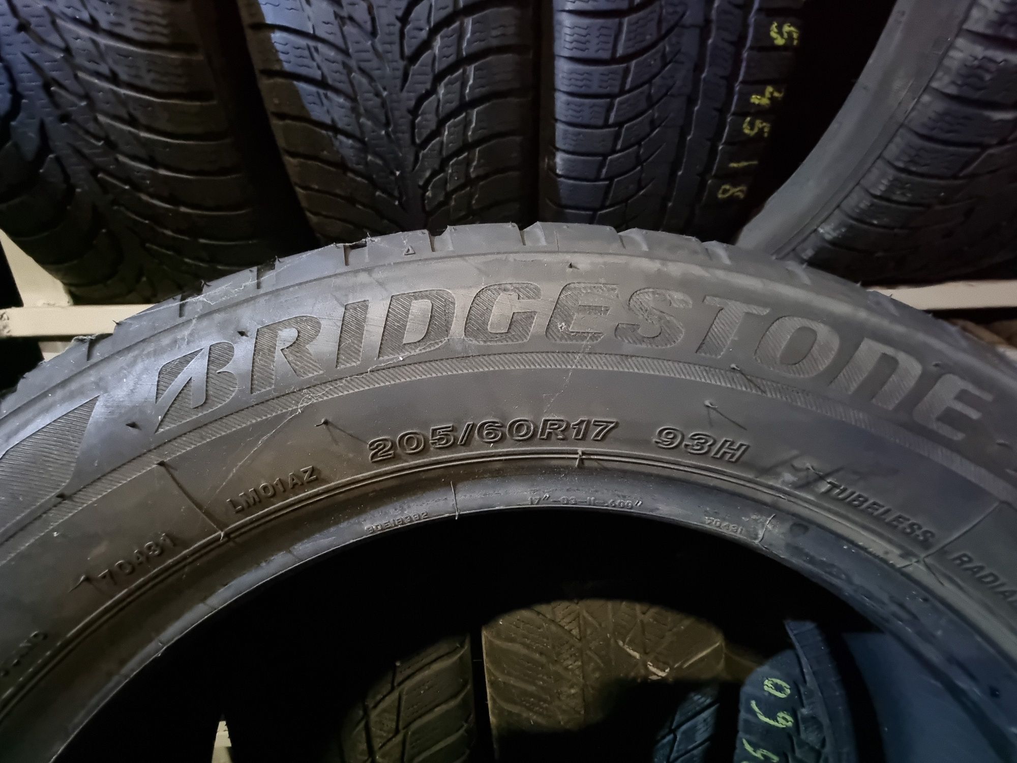 205 60 17 iarnă Bridgestone 6,5mm adâncime profil fabricatie 48/17