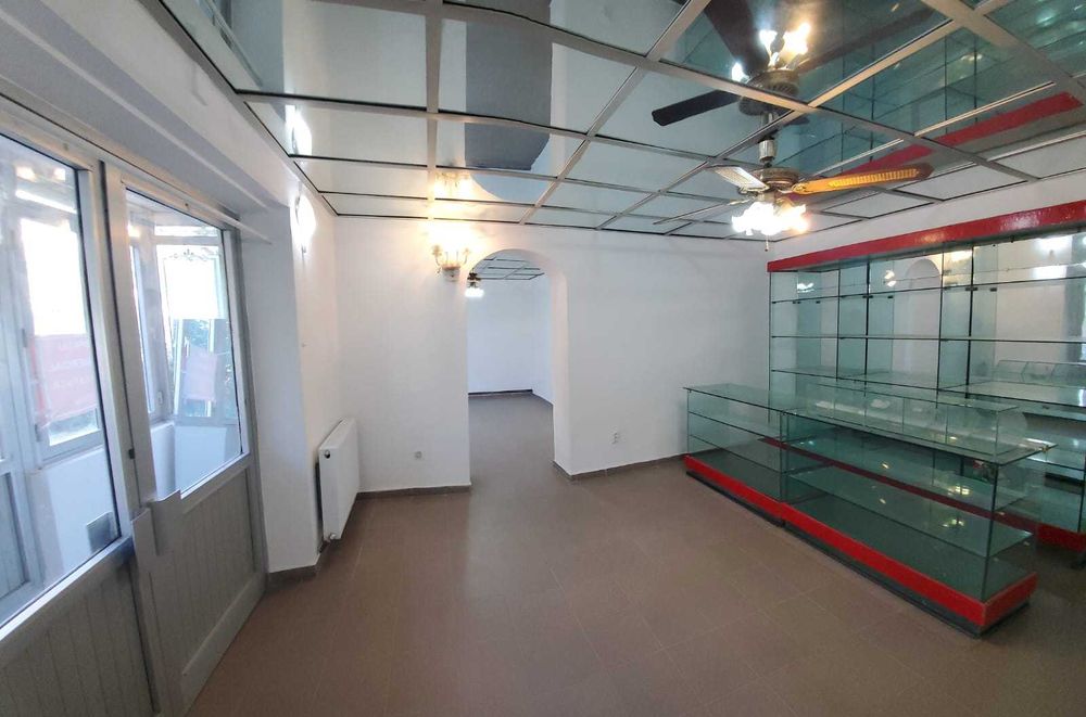 Vanzare apartament 2 camere amenajat integral pentru SPATIU COMERCIAL