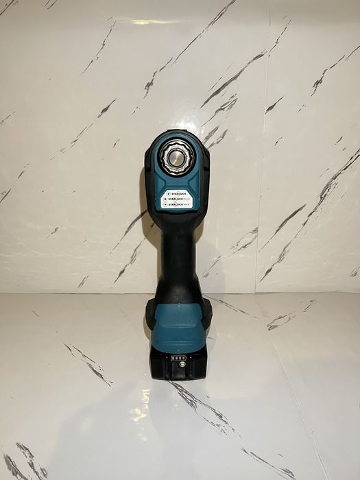 Multifunctional Makita DTM52 Multicutter