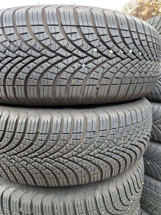 4бр. 185 65 15 Dunlop всесезонни.