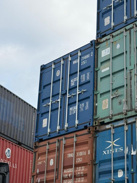 Vand / inchiriez containere