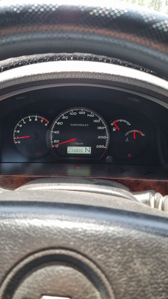 Lacetti 1.8 2010 sotiladi A/T