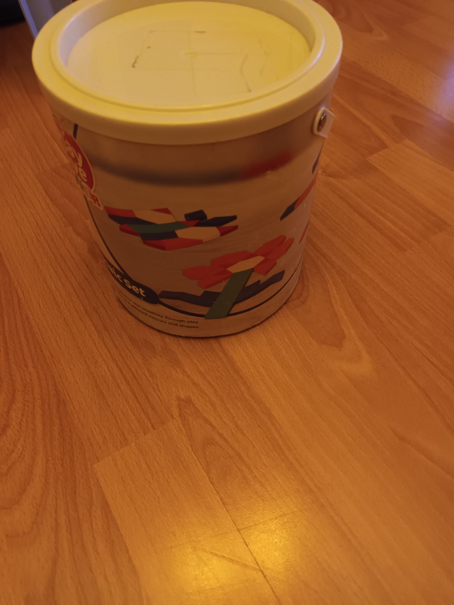 Забавна игра за редене на фигурки