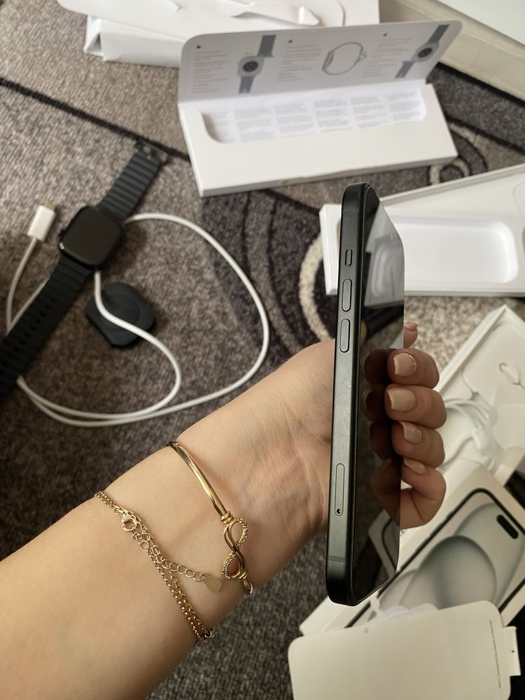 Iphone 15/ 128GB , 100% battery helath