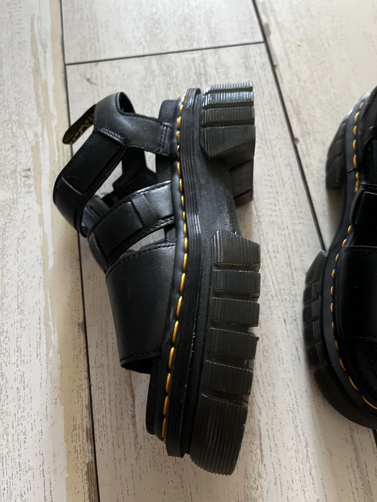 Dr Martens Ricki кожени сандали