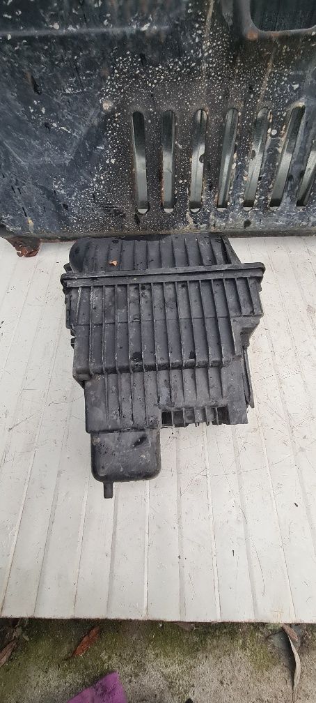 Carcasa filtru aer,debitmetru,scut motor,vas lichid peugeot 307,2.0 D