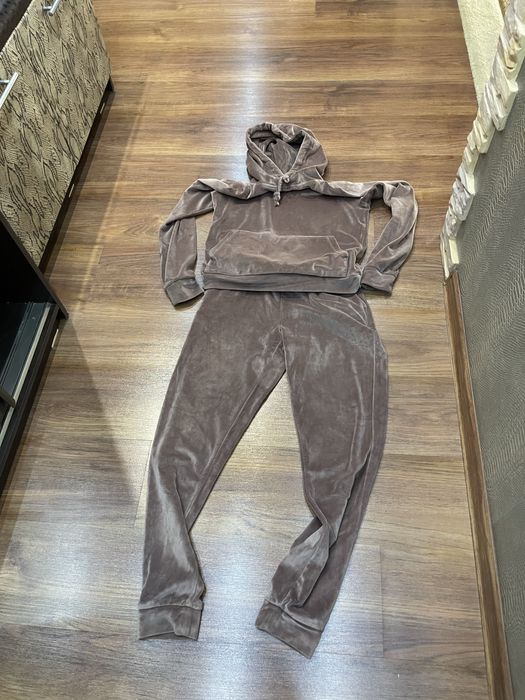 Продам женский костюм велюр р. S-M