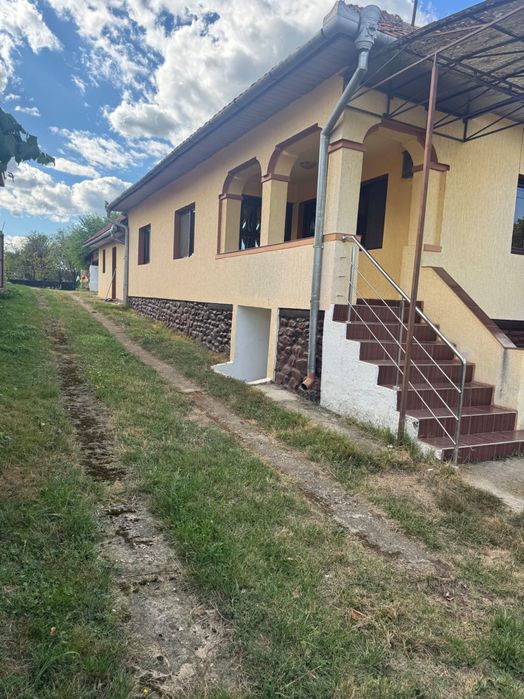 Casă 3 camere in Lelesti , la doar 8km de piata centrala