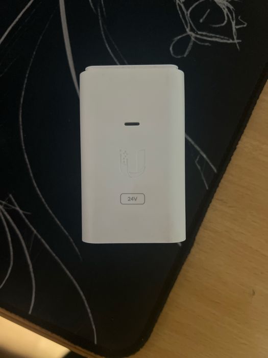 Ubiquiti Poe-24-7 инжектор