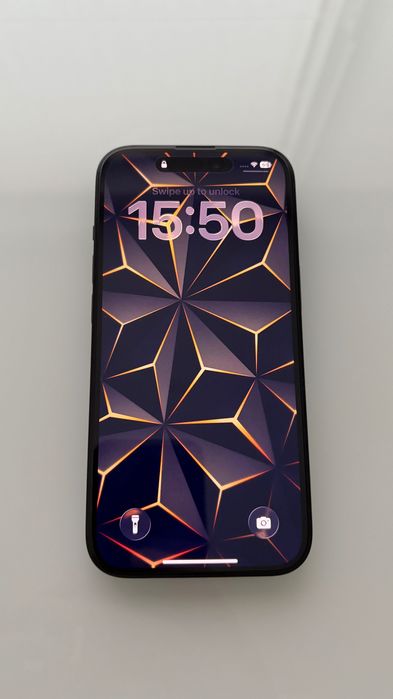 iPhone 15 с гаранция