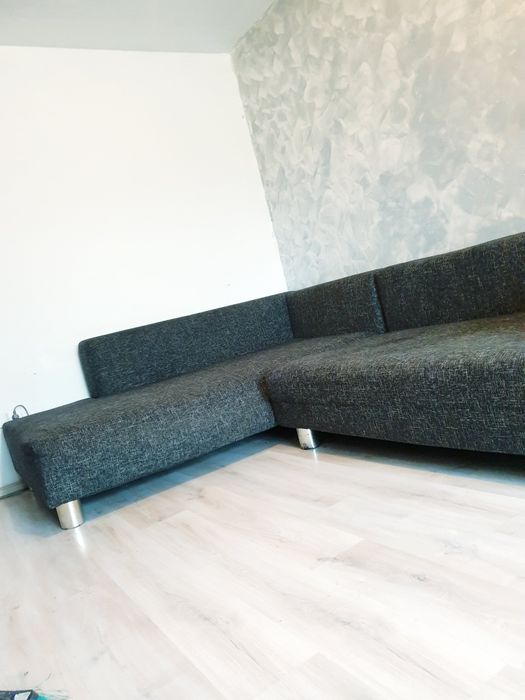 Canapea extensibilă confortabila nu este ruptă sau uzata deloc