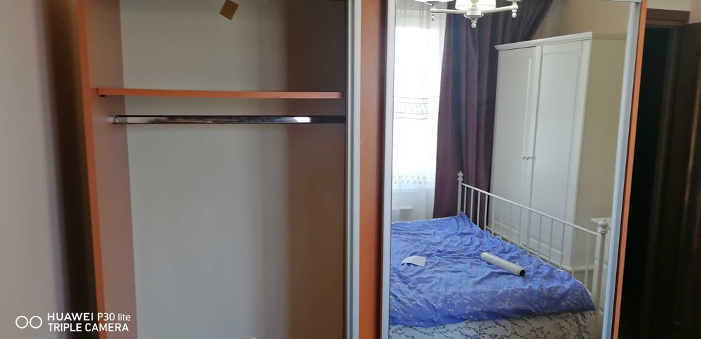 Dulap cu oglinda tip dressing