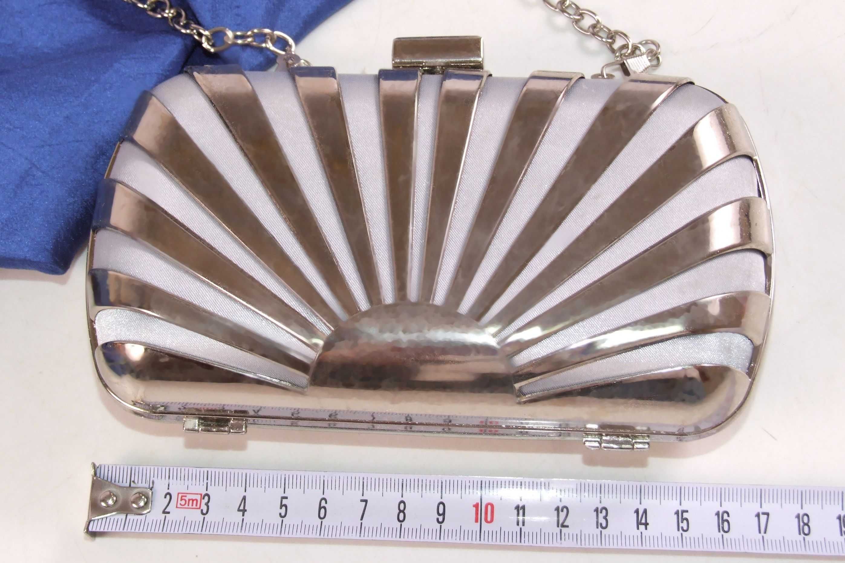 Geanta metalica argintie glamour, interior catifea, Made in Italy NOUA