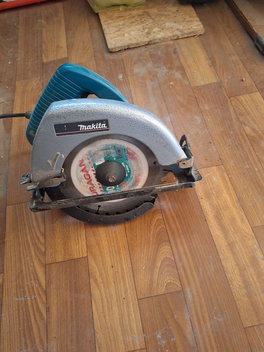 Продам пчелку Макита оригинал