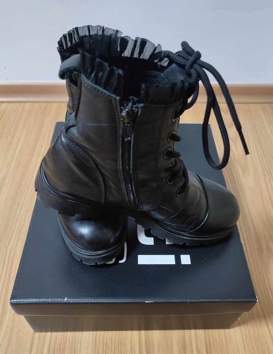 Продавам Ботуши и боти Естествена кожа