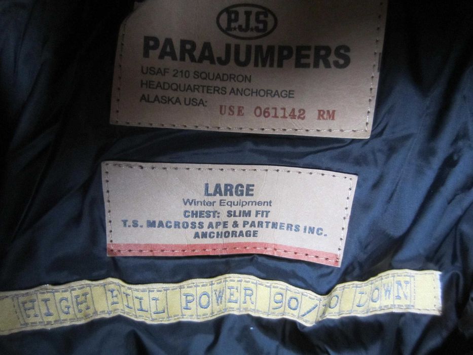 Geaca dama Parajumpers, masura L,umplutura puf, gluga ,stare f.buna