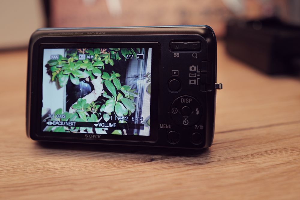 Aparat foto Sony Cybershot 16Mp Zeiss compact digital Blue W670