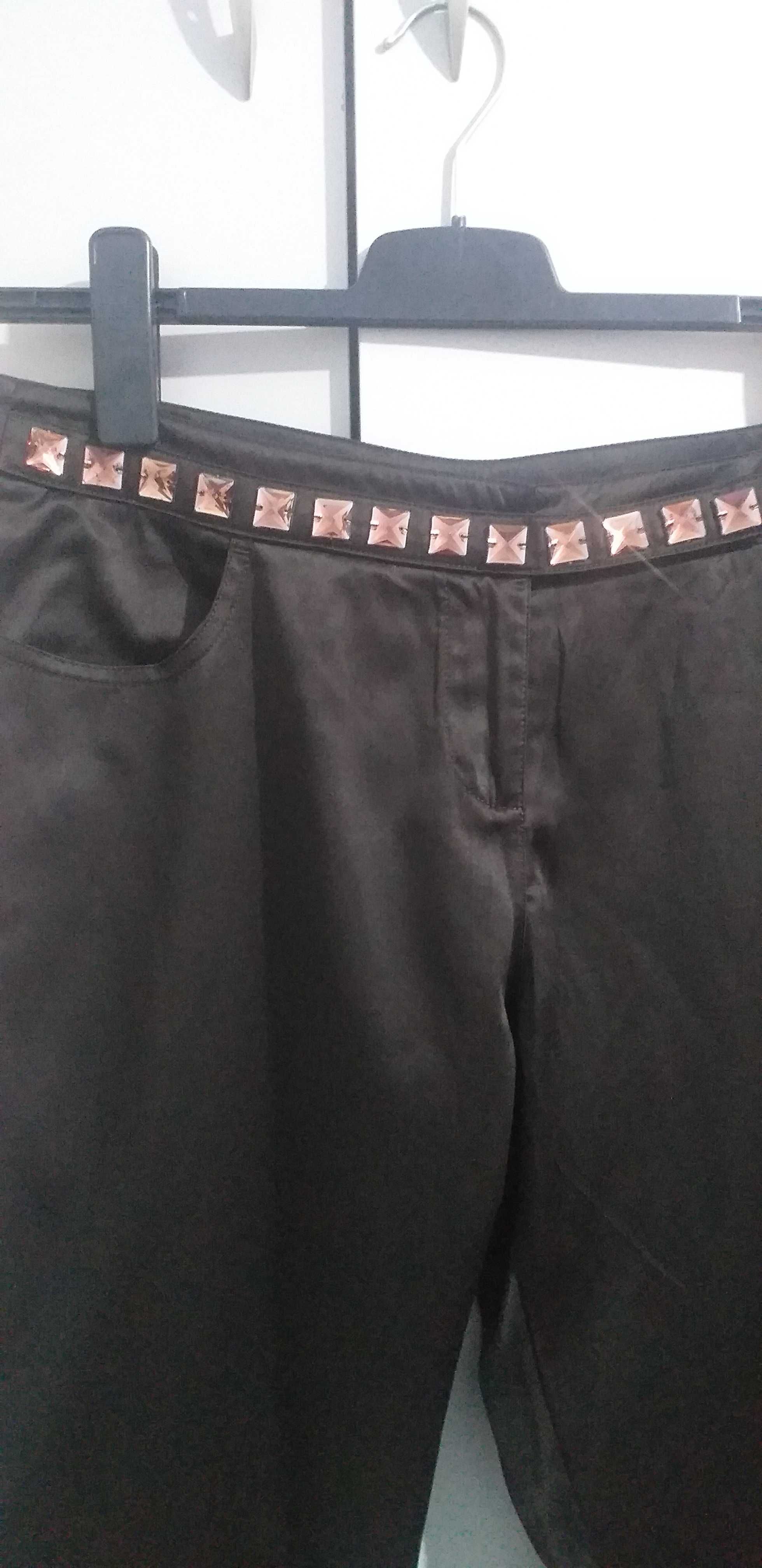 Pantaloni de dama din material satinat