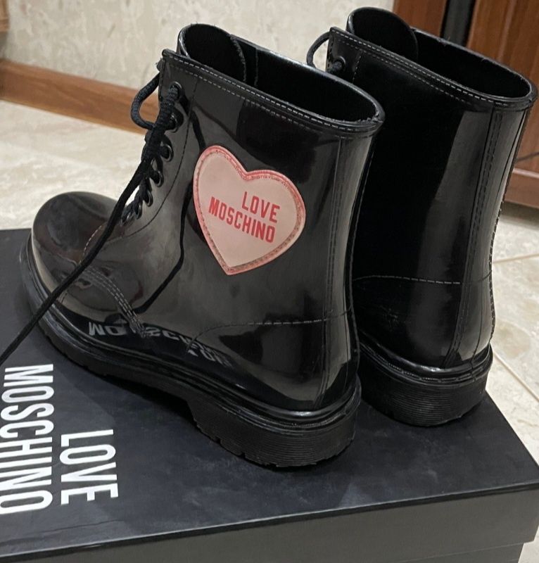 love moschino нони обувки